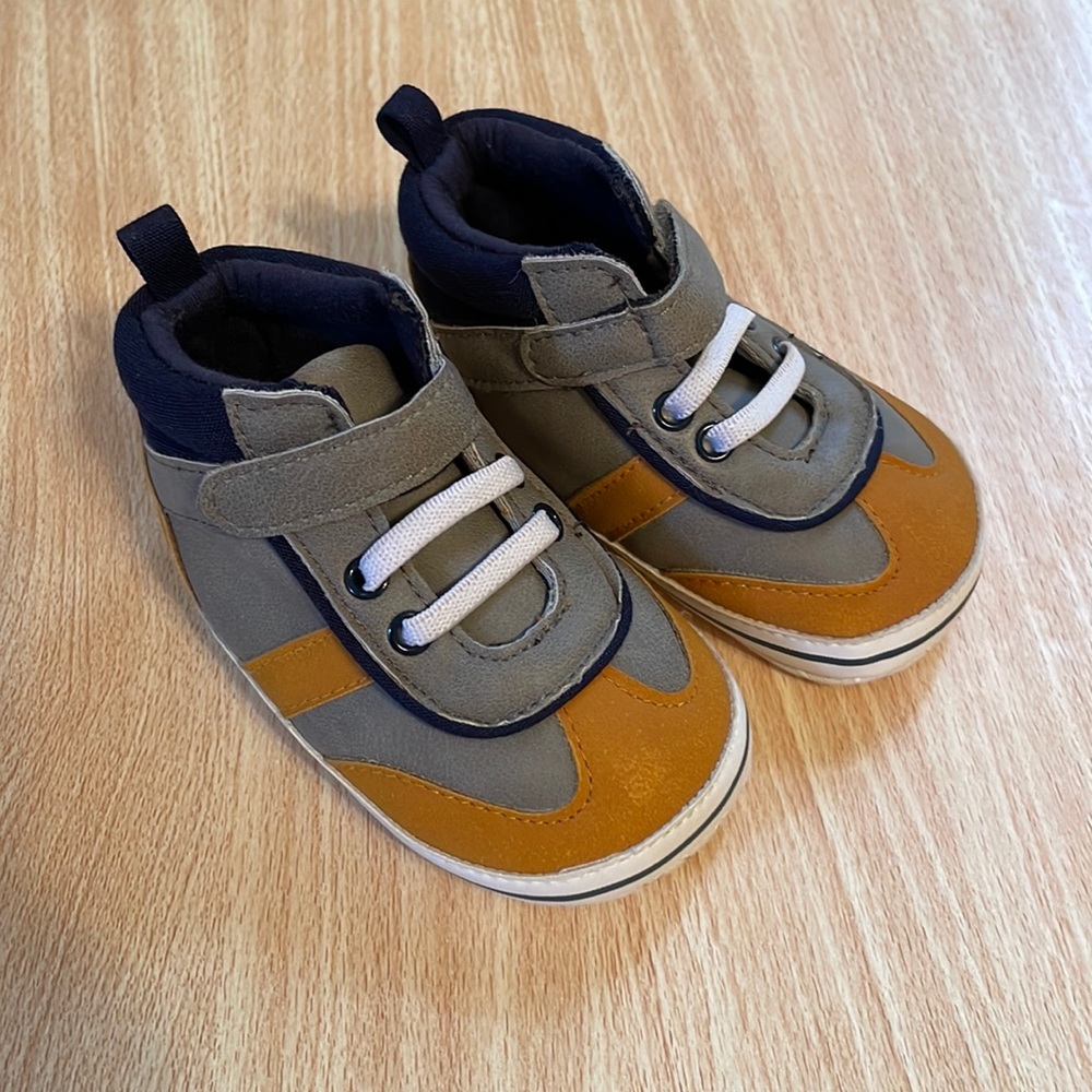 Carter’s soft sole shoes